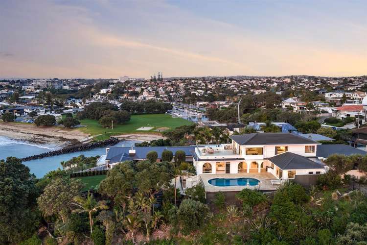 23D Beach Road Castor Bay_1