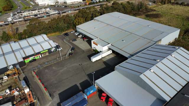 Large-format industrial leasing opportunity