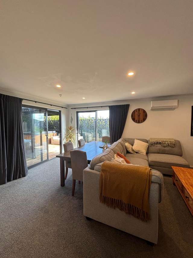 Tawhana Crescent Red Beach_2