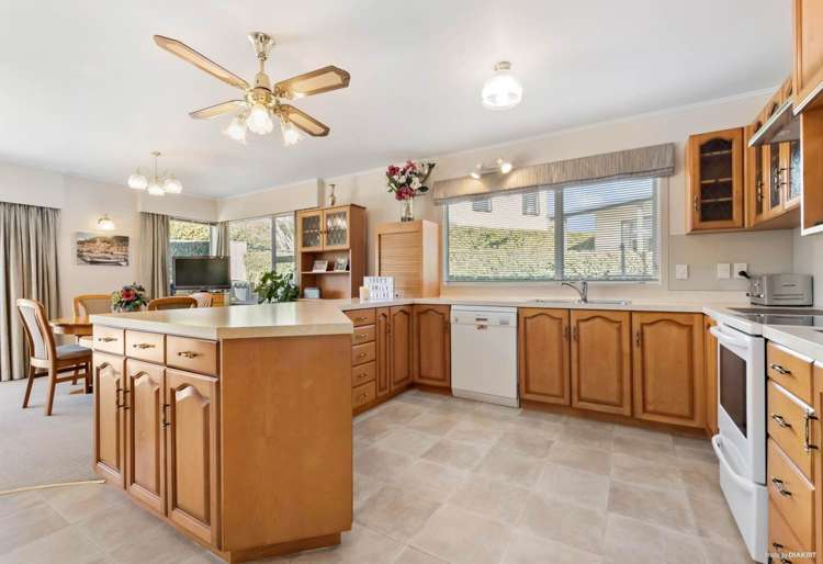 17 Kimber Hall Avenue Mount Roskill_12
