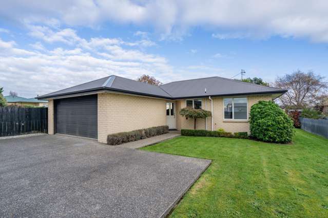 Modern, low maintenance, and move-in ready