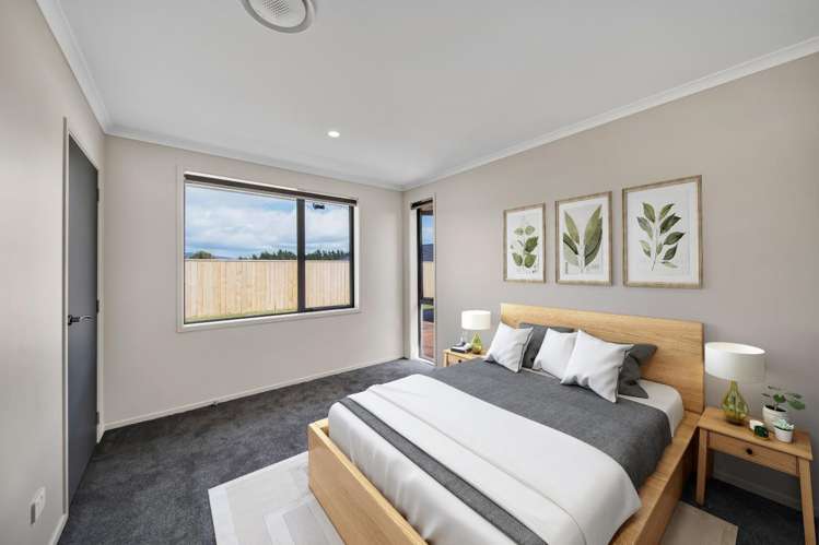 33 Honeyfield Drive Whalers Gate_12