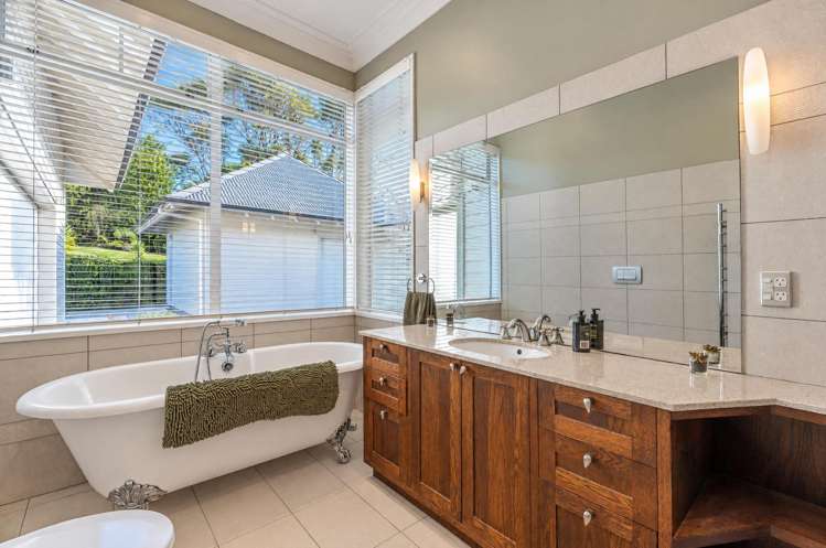 291 Forest Hill Road Waiatarua_8