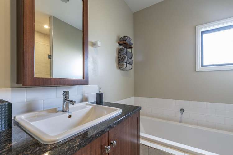 10 Country Club Terrace Northwood_12