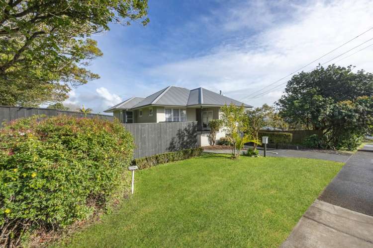 2 Deane Avenue Titirangi_17