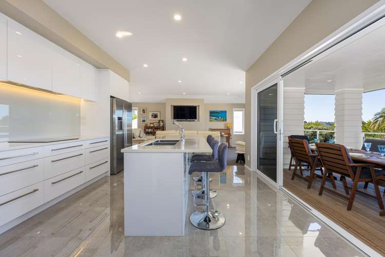 18 Pleasant Way Matakatia_5