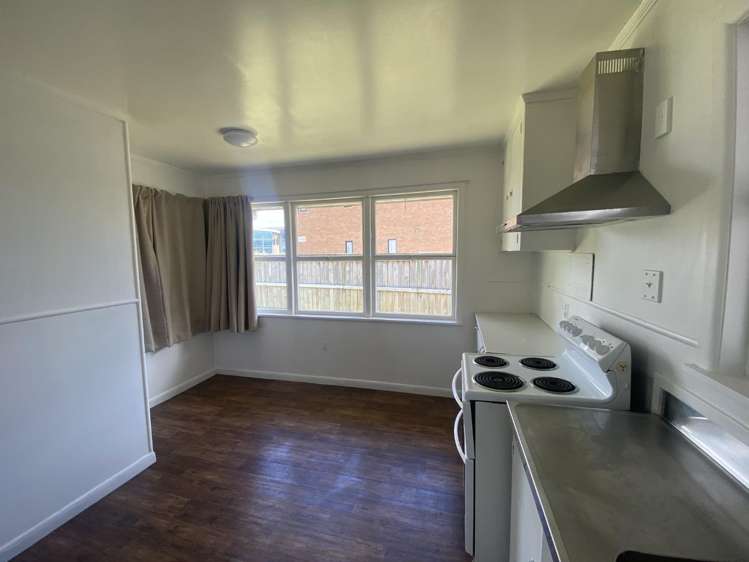 1370 Victoria Street 3283_4