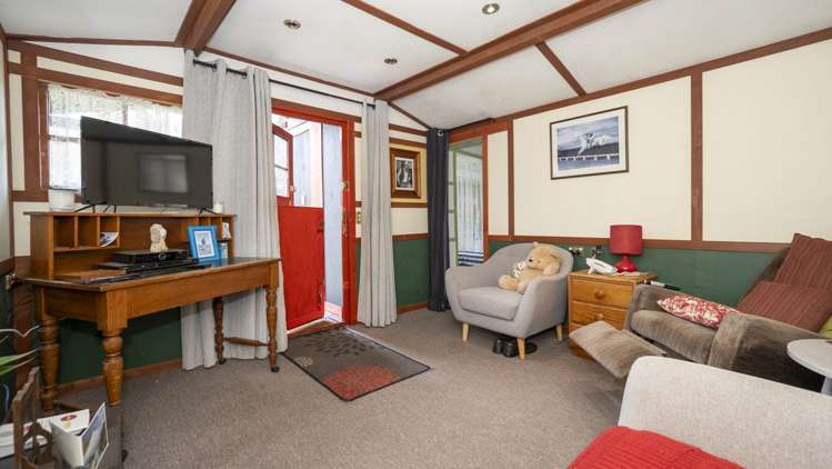 727 Mikimiki Road Mikimiki_6