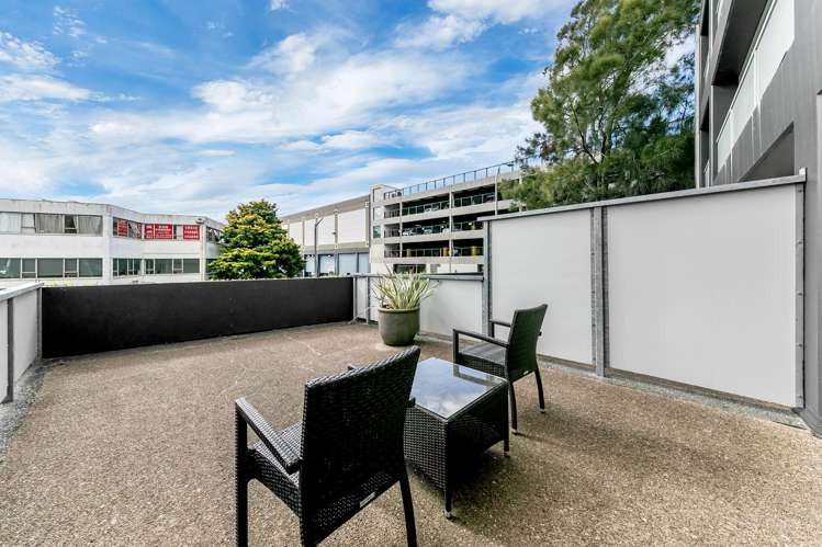 313/31 Davis Crescent_3