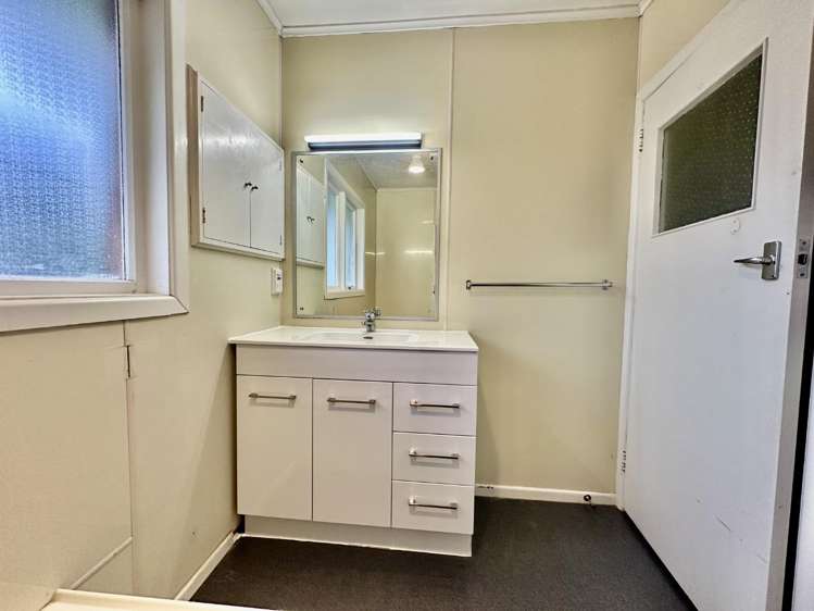 3 Bleakhouse Road 10688_12