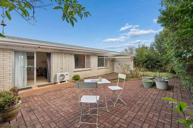 Solid Brick, Sunny Aspect
