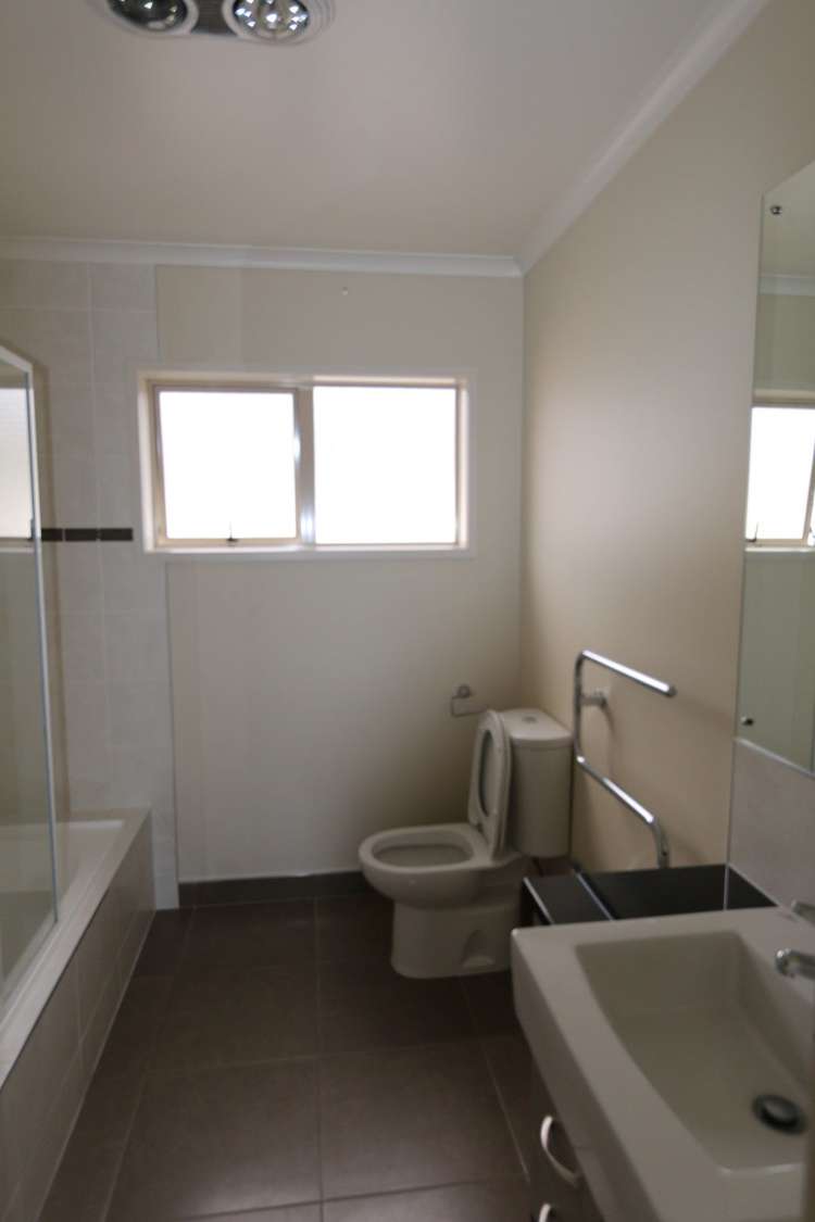 60 Salford Crescent Flat Bush_12