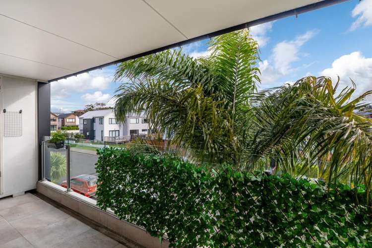 211/17 Link Crescent Stanmore Bay_7
