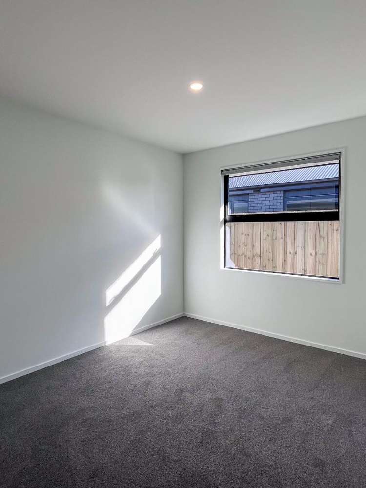 28 Accadia Drive 11103_9