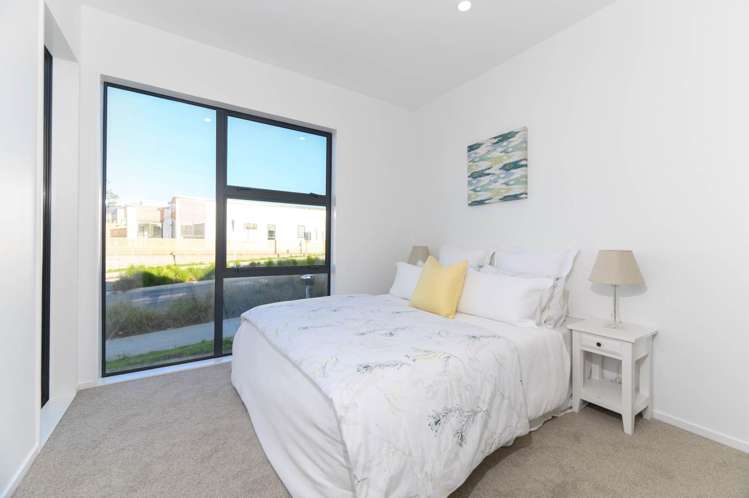 14 Taiororua Avenue Massey_12