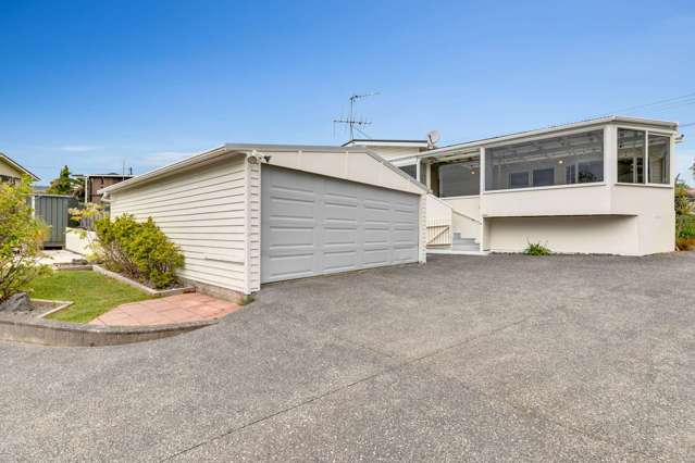 Stunning Sea Views and Extra-Large Garage