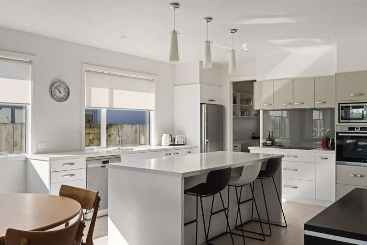 13 Gwyneth Place Lytton West_4