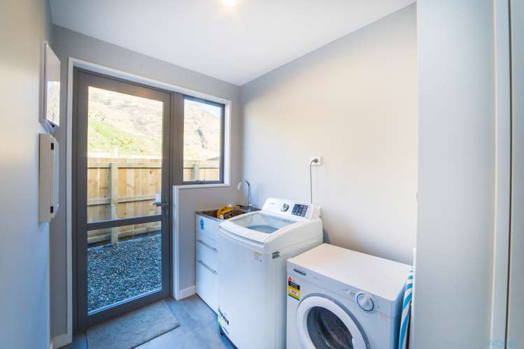 52 Myles Way Lower Shotover_15