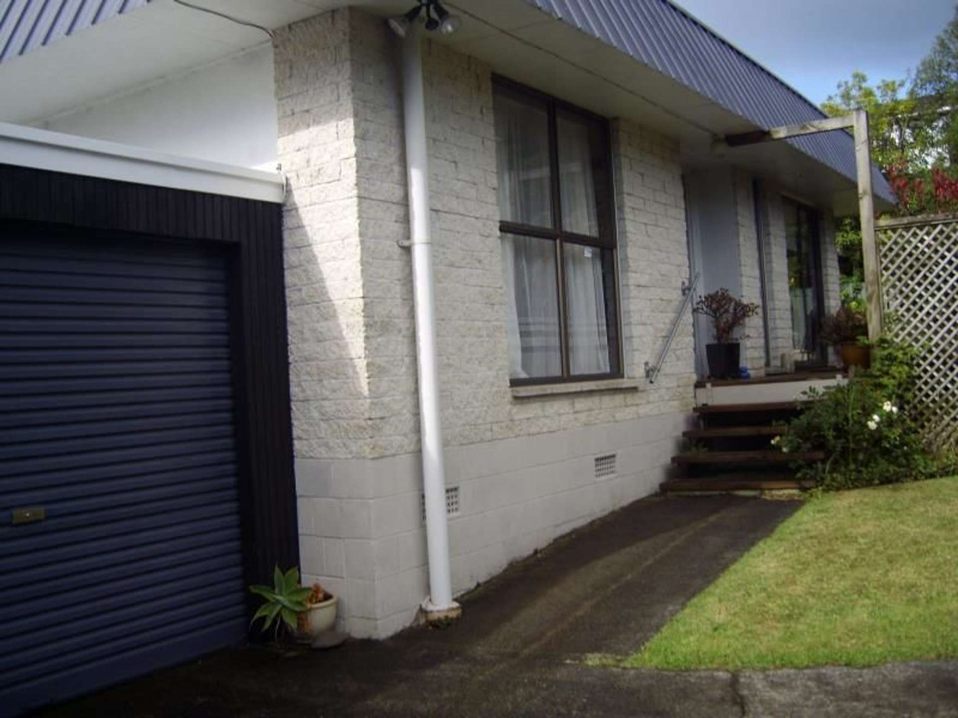 2/11 Tusac Place Totara Vale_0