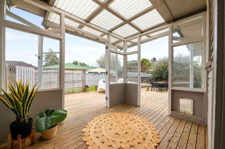 5a Richan Street Glenview_13