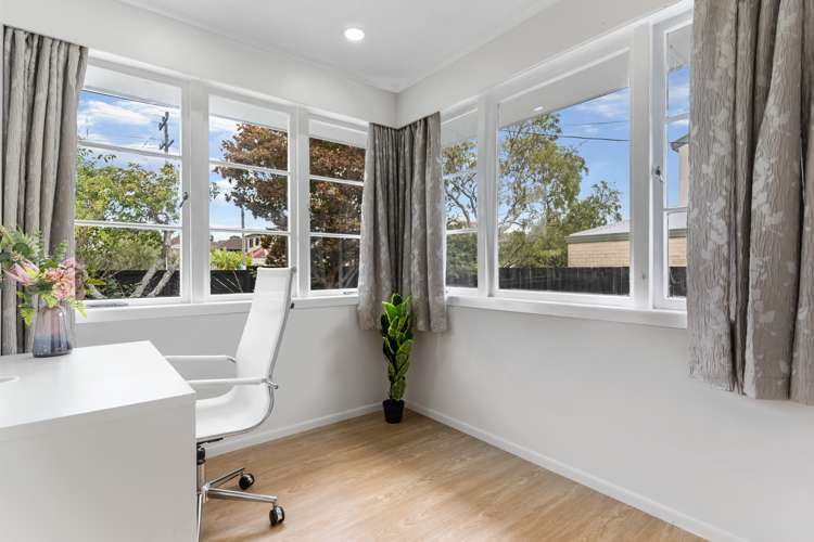 2 Archlynn Road Kelston_14