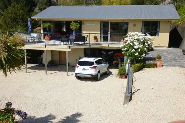 9 Newton Place Akaroa_3