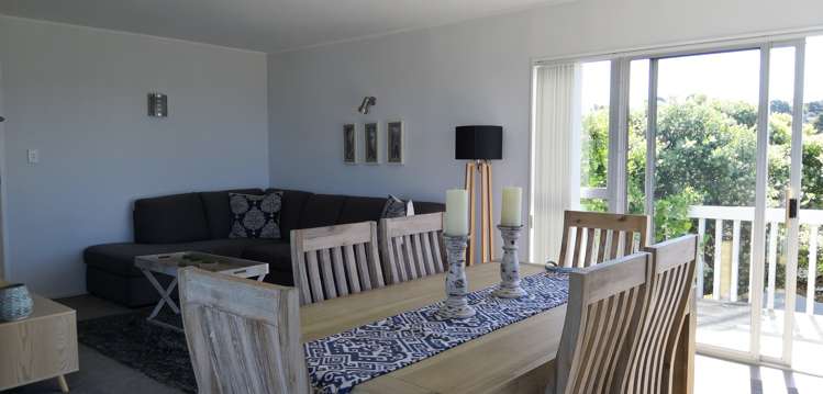 2/401 East Coast Road Mairangi Bay_7