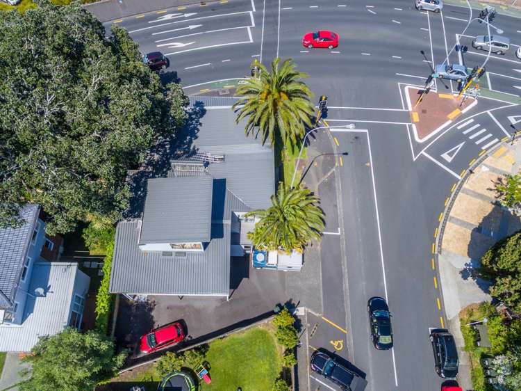 308 Lake Road Hauraki_8