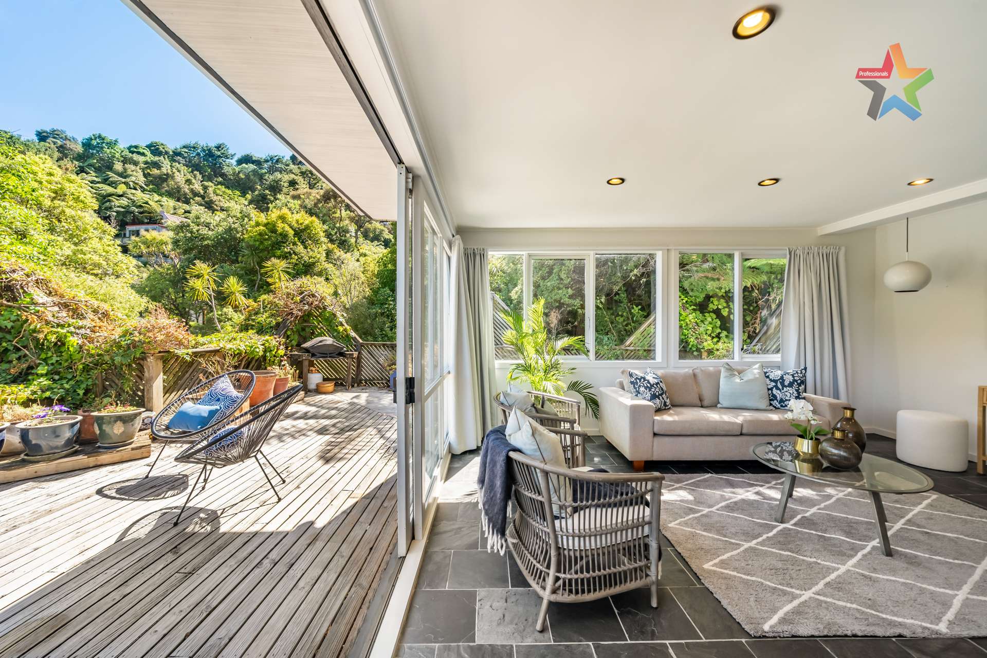 12 Whiorau Grove Lowry Bay_0