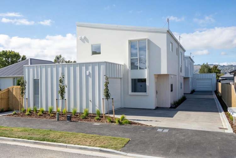 2-3/36 Evesham Crescent_0