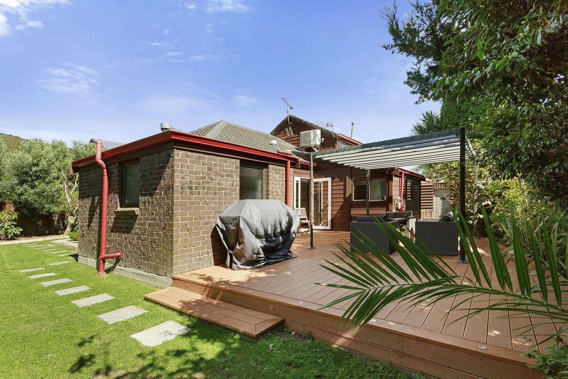 42 McEnroe Grove Naenae_0