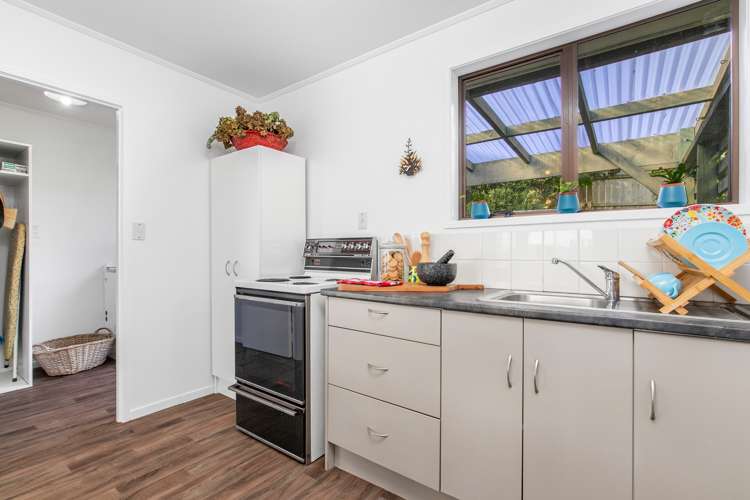 87 Solar Road Glen Eden_6