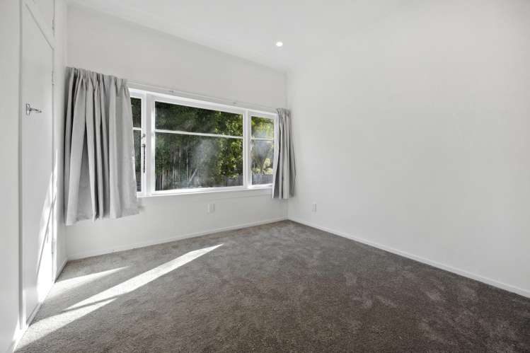 2 Western Road Laingholm_11