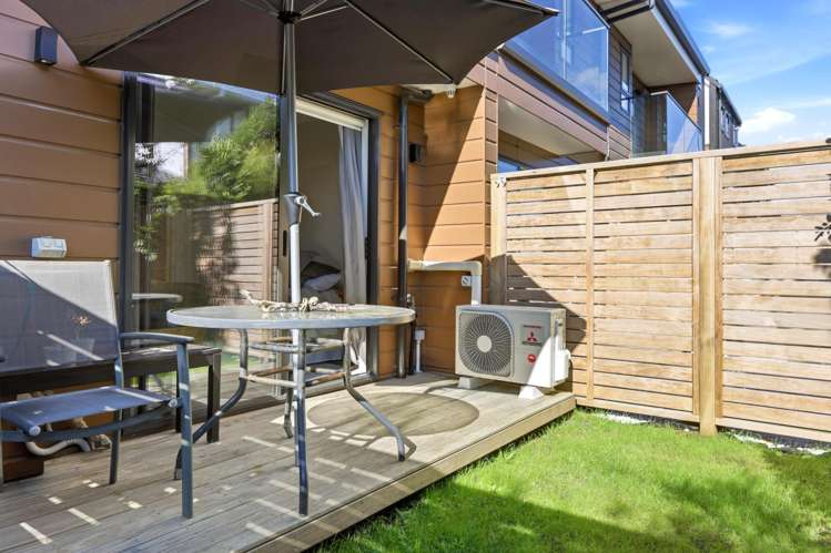 8/35 Centreway Road Orewa_23