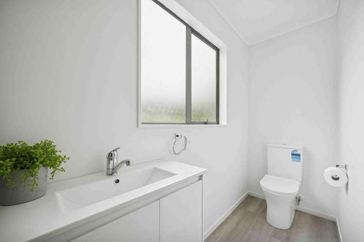 50 Cardiff Crescent Cannons Creek_7