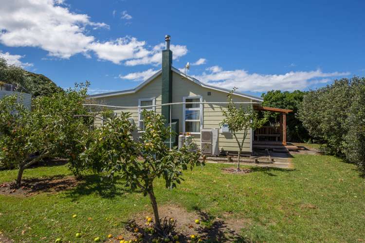1 Forster Street Tolaga Bay_21