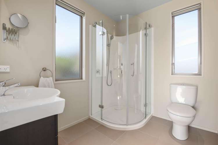 12 Lake View Place Fairhall_19