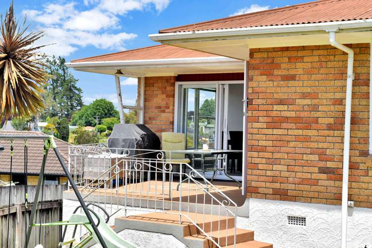 8 Wembury Grove Parkvale_17