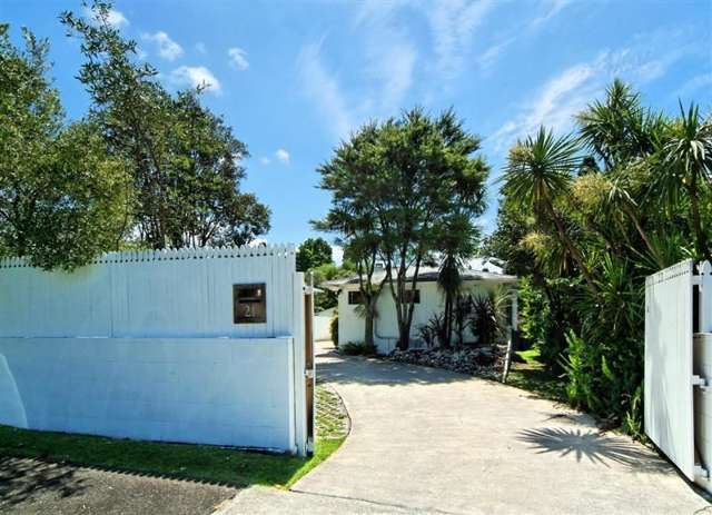 21 Golf Road New Lynn_4