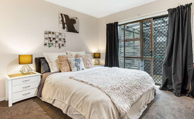 219 Laingholm Drive Laingholm_9