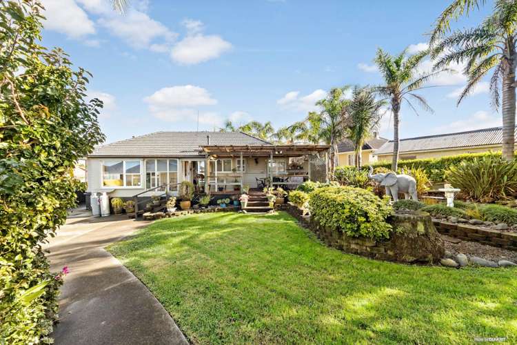 13 Gladfield Lane Te Atatu Peninsula_16