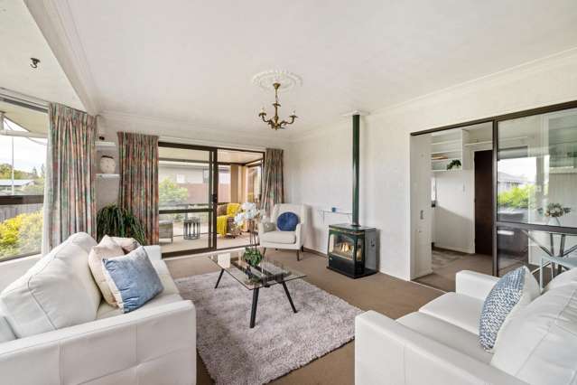 2/2 Burnridge Place Belfast_1