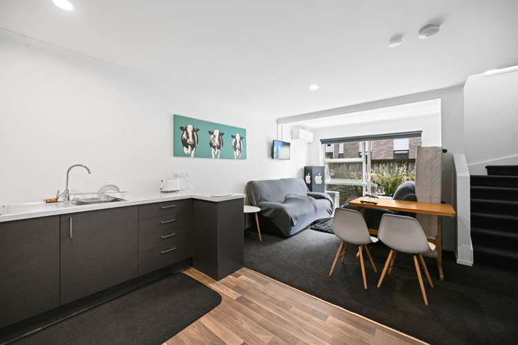 2/16A Hogan Street 1076_5