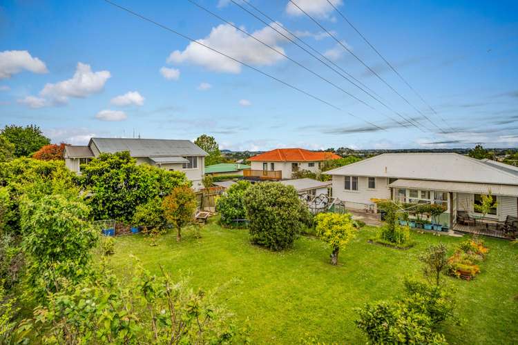 50 Roberts Road Te Atatu South_1