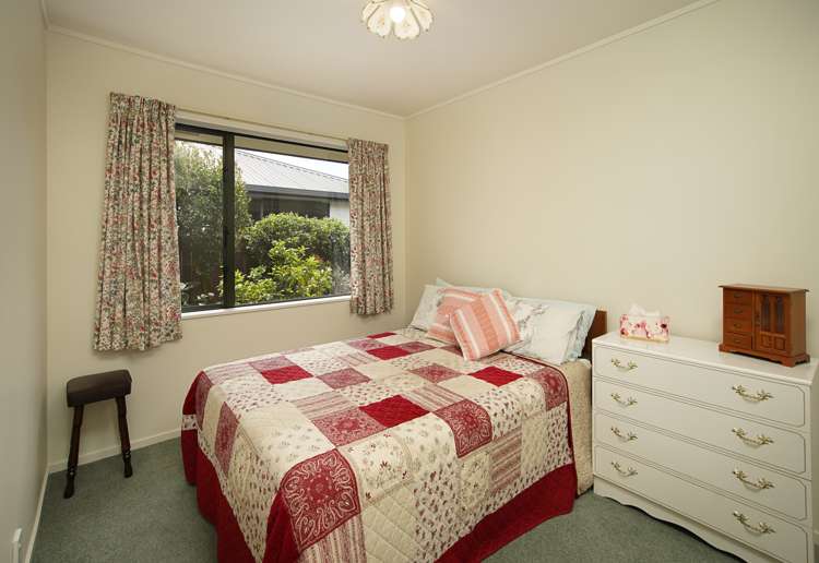 36 Willow Avenue Stoke_13