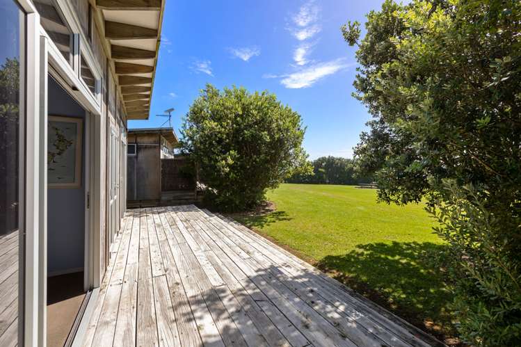 30 Beach Road Waiiti_15