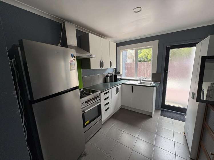 8 Coburn Ave 10292_2