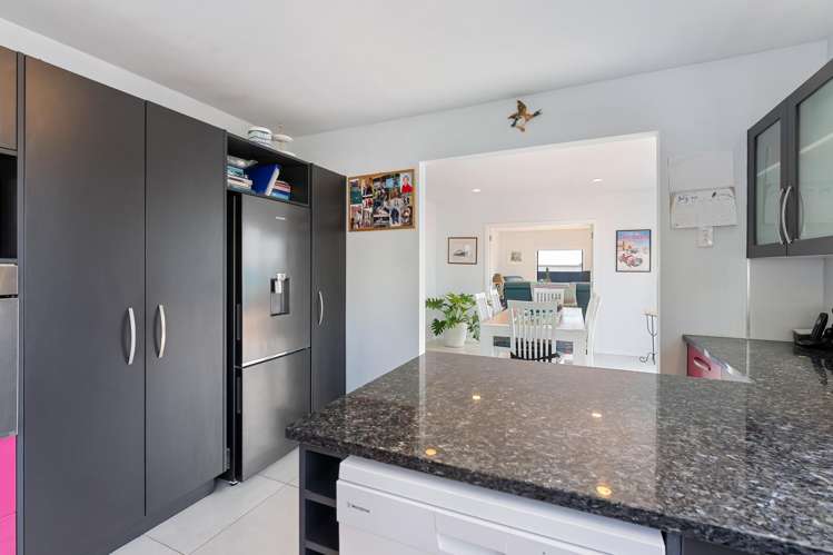 100B Marine Parade Otaki Beach_18