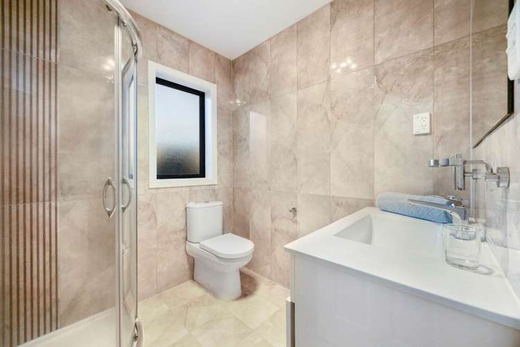70 Tiverton Road New Windsor_15
