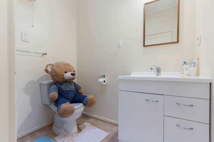 1/23 Longburn Road Henderson_12